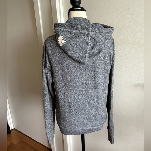 ROOTS Organic Original Kanga Hoodie in salt & pepper with white logo. Size XS - Picture 2 of 3
